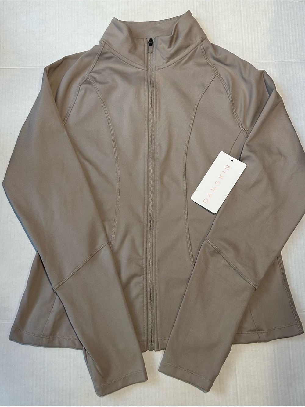 Danskin Women’s Beige Full-Zip Contour Yoga Jacket Size Medium NWT
